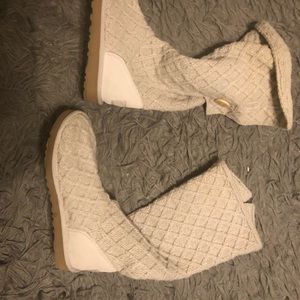 Uggs Carly knitted boots size 10